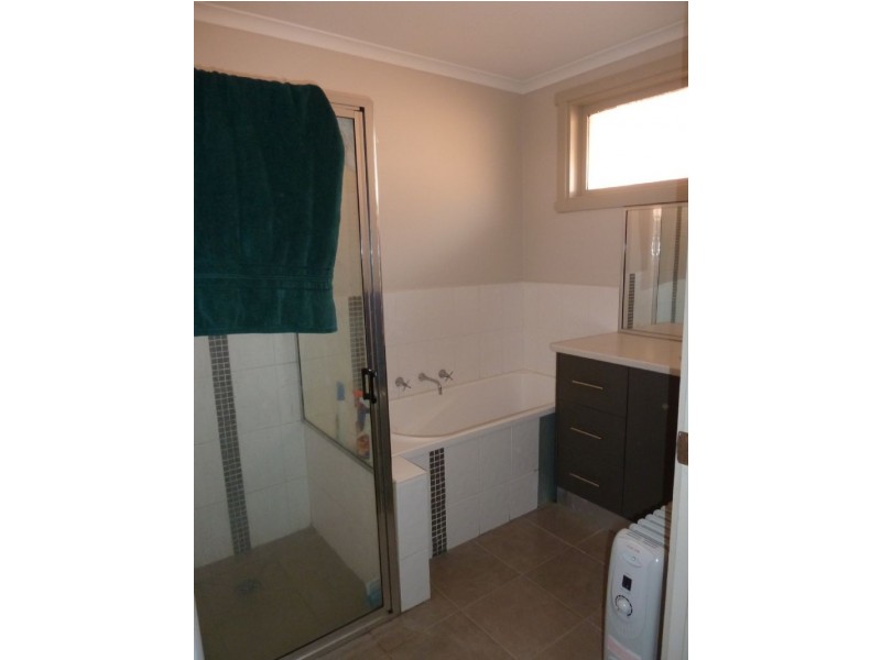 63 Watsons Road, Moe VIC 3825