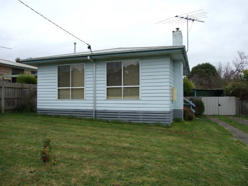 8 Mann Street, Moe VIC 3825
