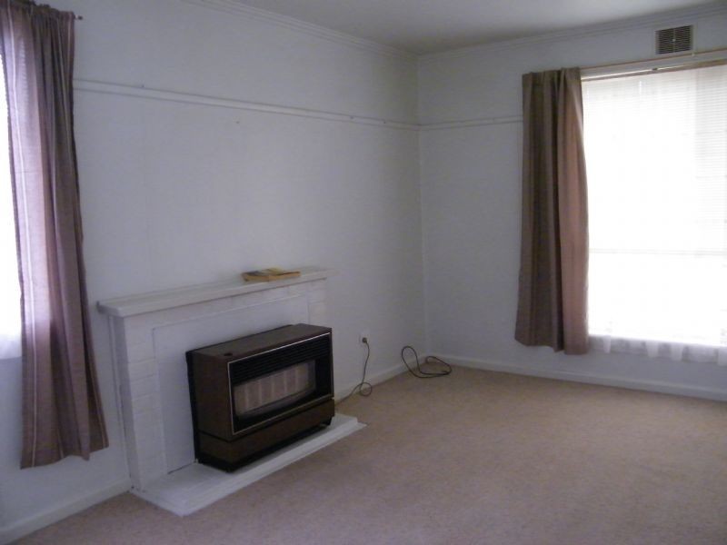 8 Mann Street, Moe VIC 3825