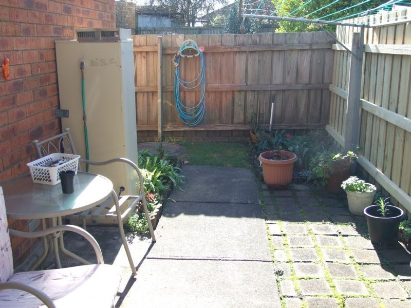 4/4 Reservoir Road, Moe VIC 3825