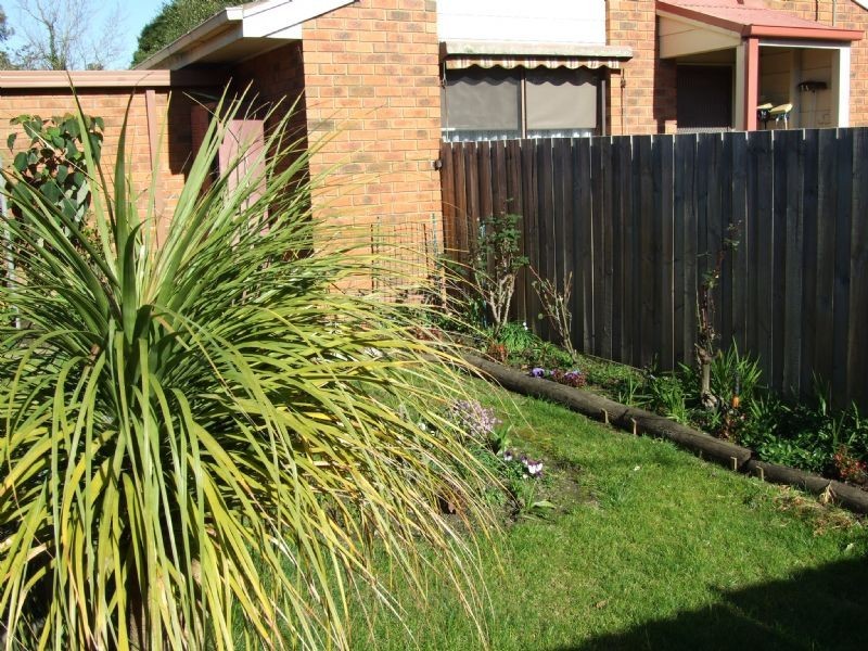 4/4 Reservoir Road, Moe VIC 3825