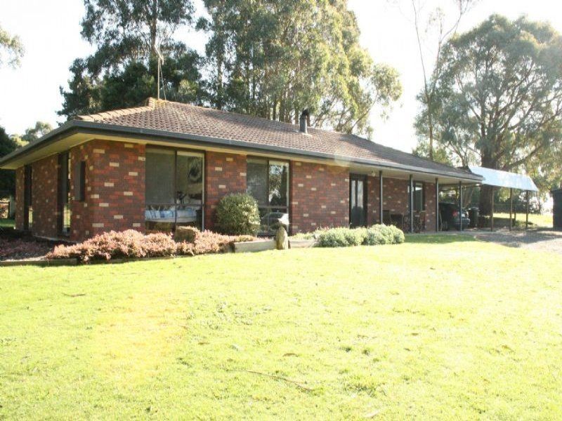 25 Outlook Way, Hernes Oak VIC 3825