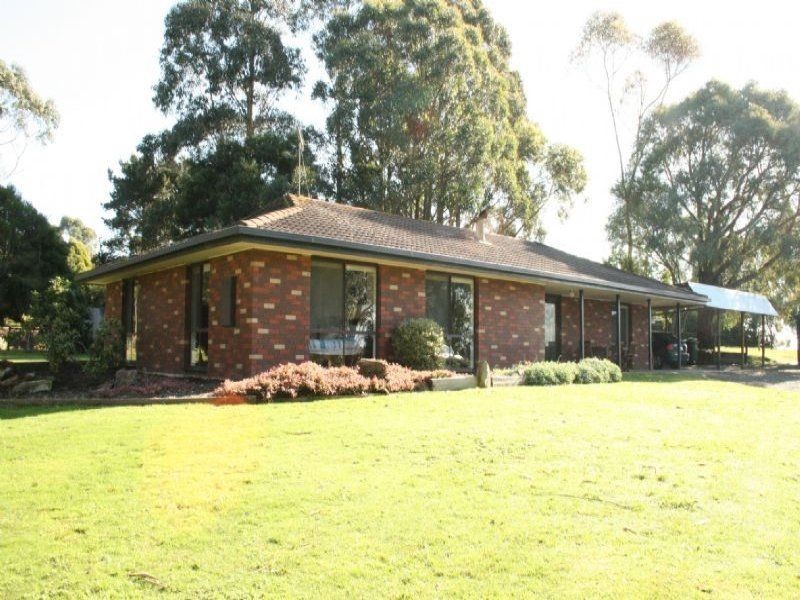 25 Outlook Way, Hernes Oak VIC 3825