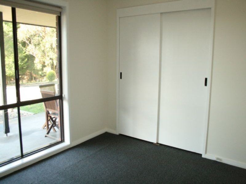 25 Outlook Way, Hernes Oak VIC 3825