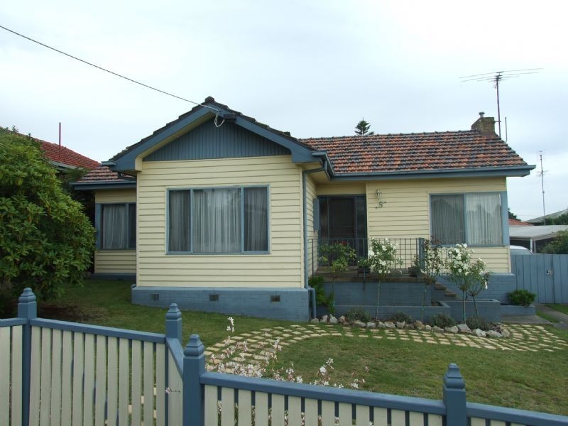 5 Durham Road, Newborough VIC 3825