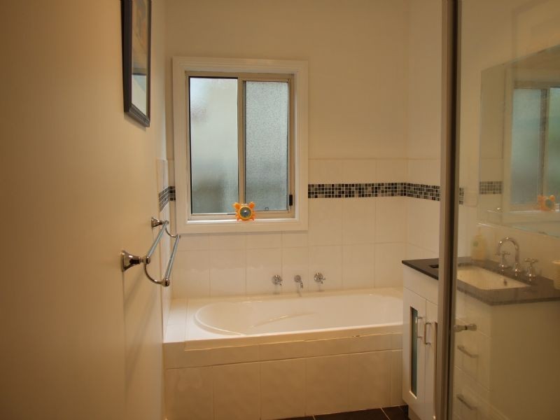 5 Durham Road, Newborough VIC 3825