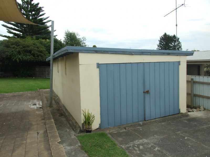 5 Durham Road, Newborough VIC 3825