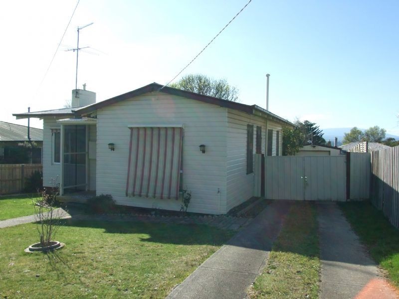 17 Lincoln Street, Moe VIC 3825