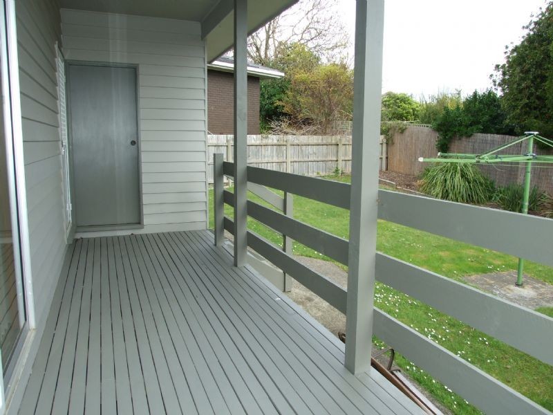 27 Heather Grove, Newborough VIC 3825