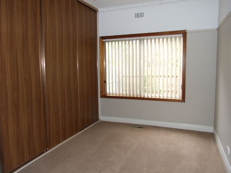 27 Heather Grove, Newborough VIC 3825