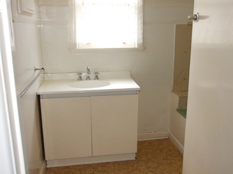 2-4 Stirling Street, Moe VIC 3825