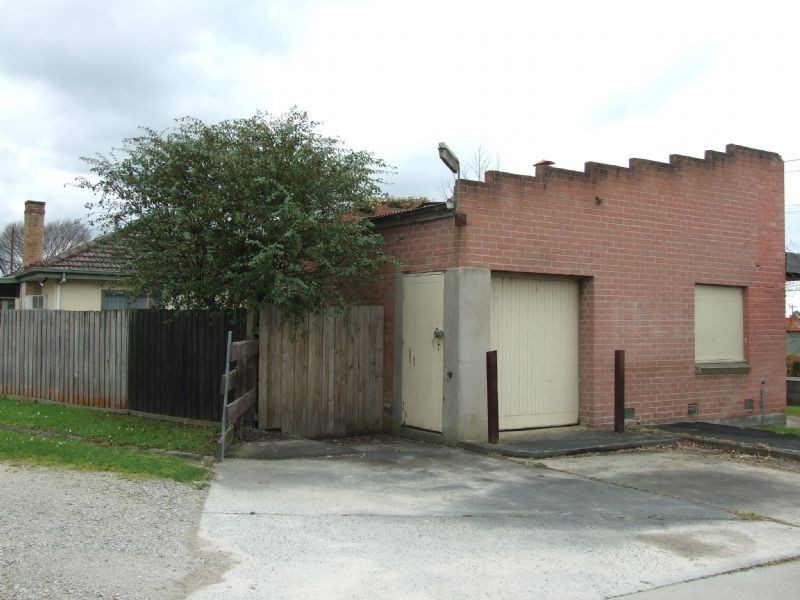 2-4 Stirling Street, Moe VIC 3825