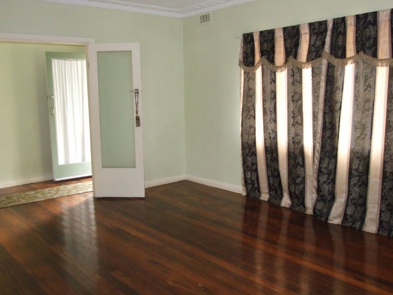 2-4 Stirling Street, Moe VIC 3825