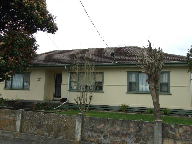 2-4 Stirling Street, Moe VIC 3825