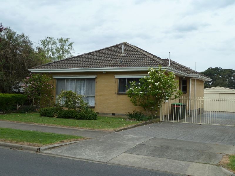 11 Mena Street, Moe VIC 3825