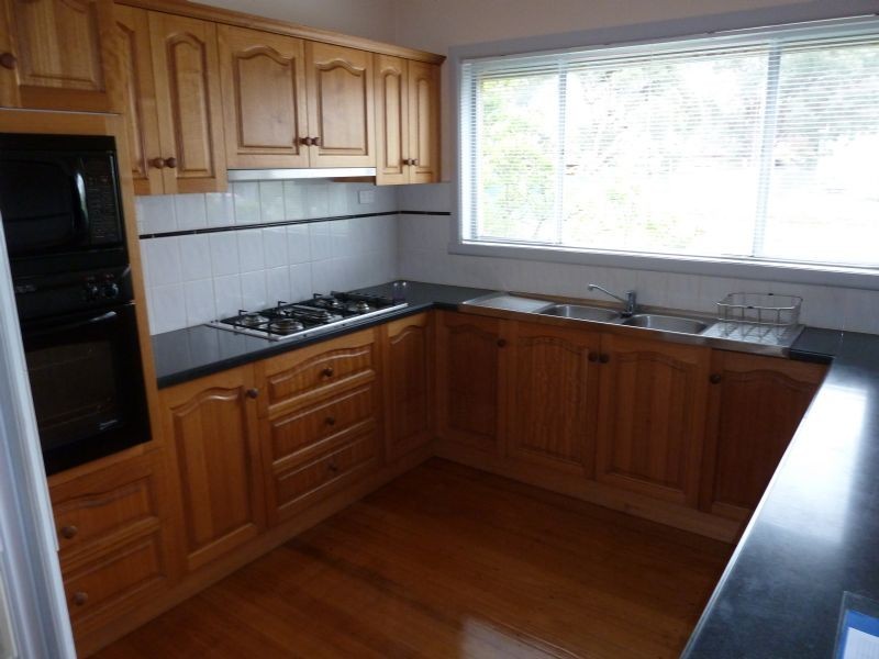 11 Mena Street, Moe VIC 3825