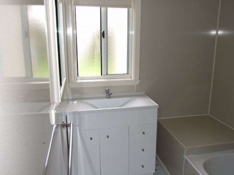 15 Ross Avenue, Moe VIC 3825