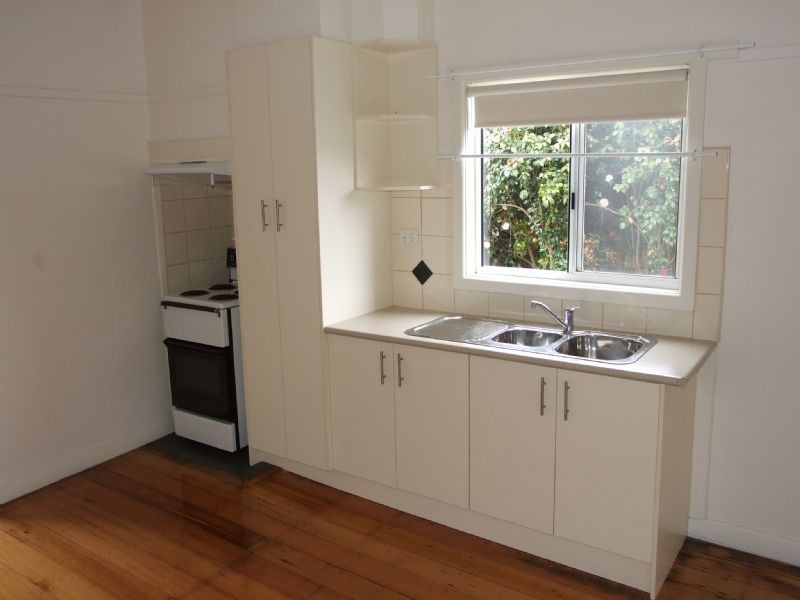 15 Ross Avenue, Moe VIC 3825