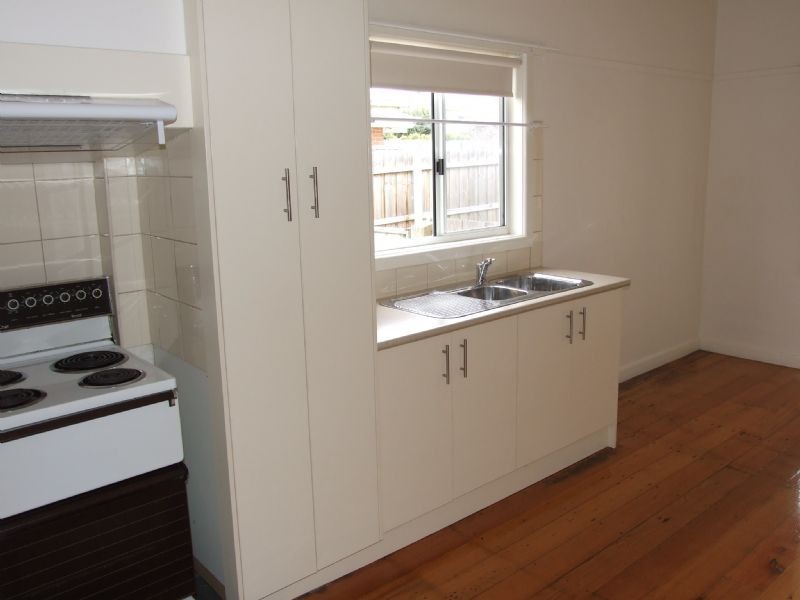 15 Ross Avenue, Moe VIC 3825