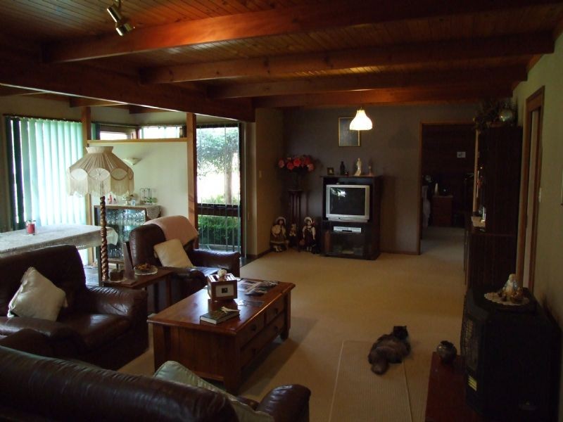 30 Randall Crescent, Moe VIC 3825