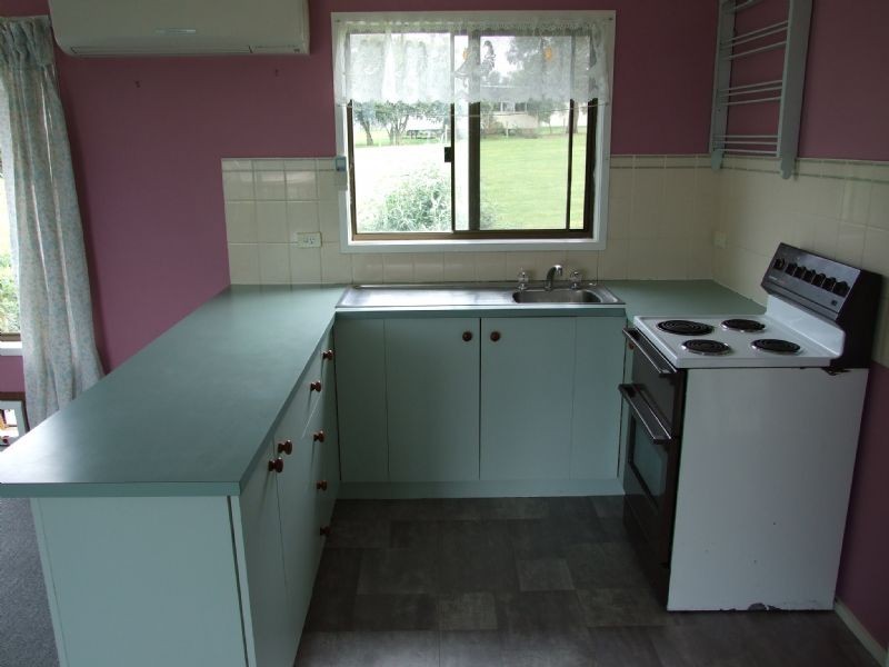 33 Tooronga Road, Willow Grove VIC 3825