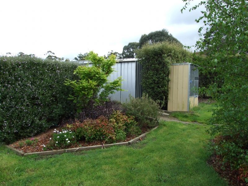 33 Tooronga Road, Willow Grove VIC 3825