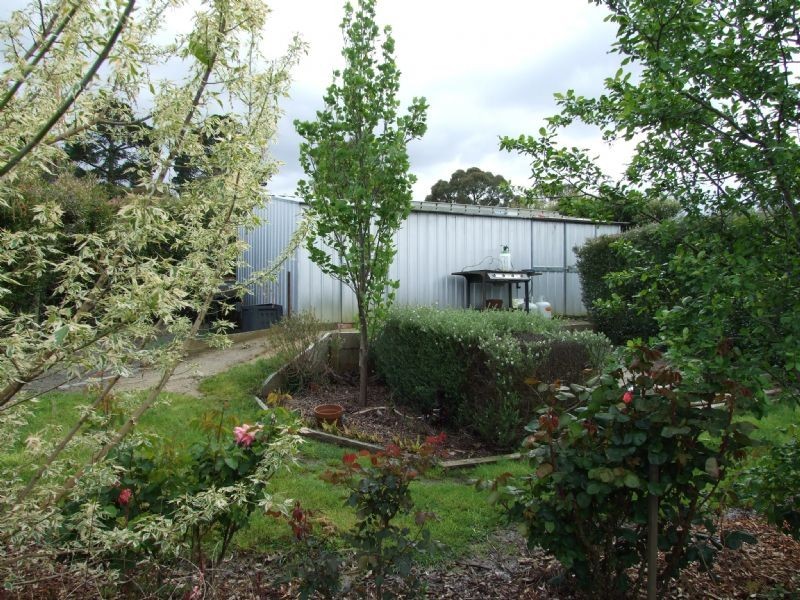 33 Tooronga Road, Willow Grove VIC 3825