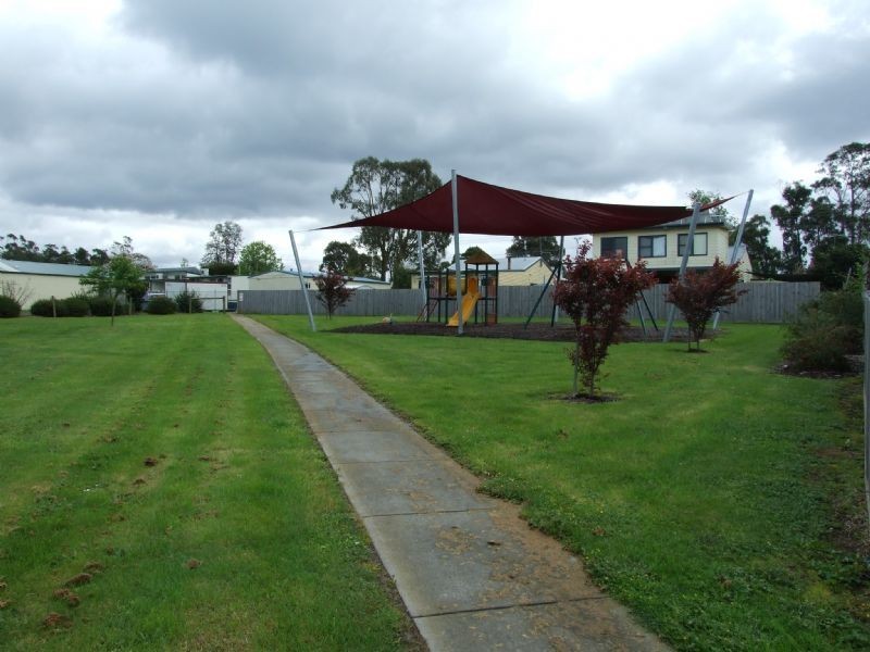 33 Tooronga Road, Willow Grove VIC 3825