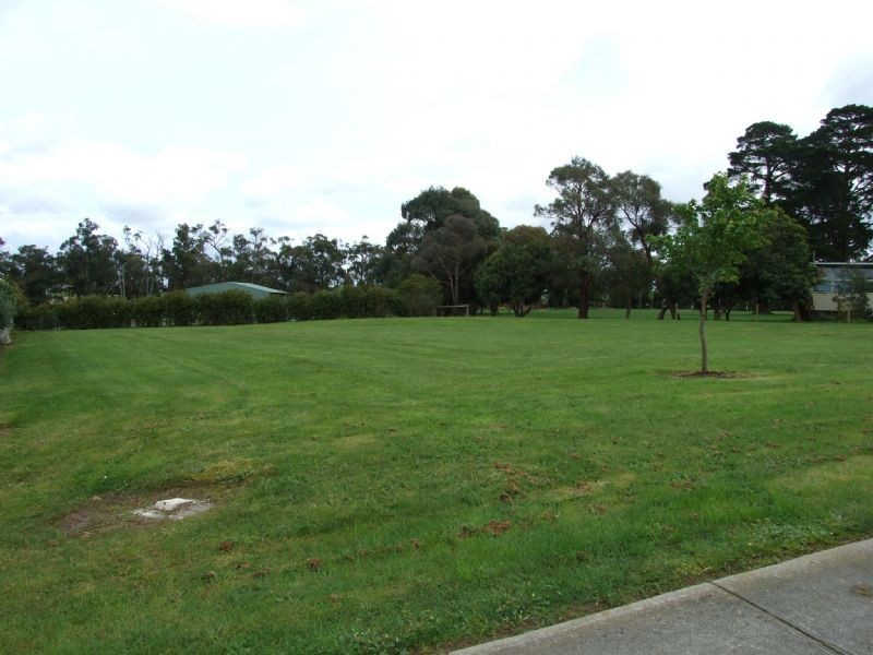 33 Tooronga Road, Willow Grove VIC 3825