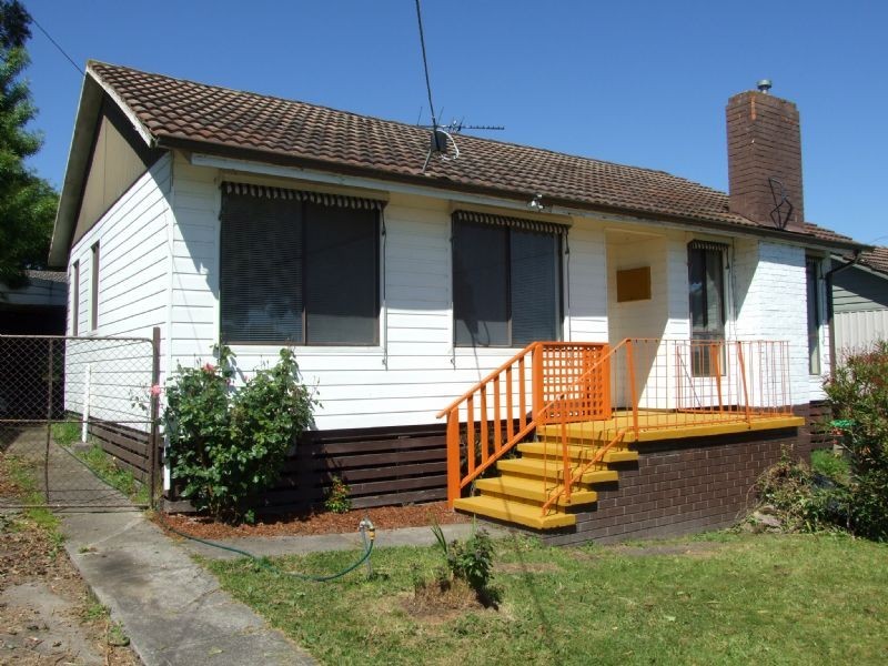 11 Charles Street, Moe VIC 3825
