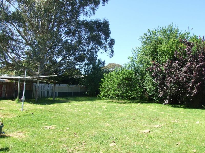 11 Charles Street, Moe VIC 3825