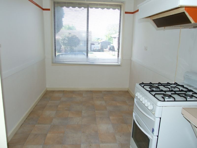 11 Charles Street, Moe VIC 3825