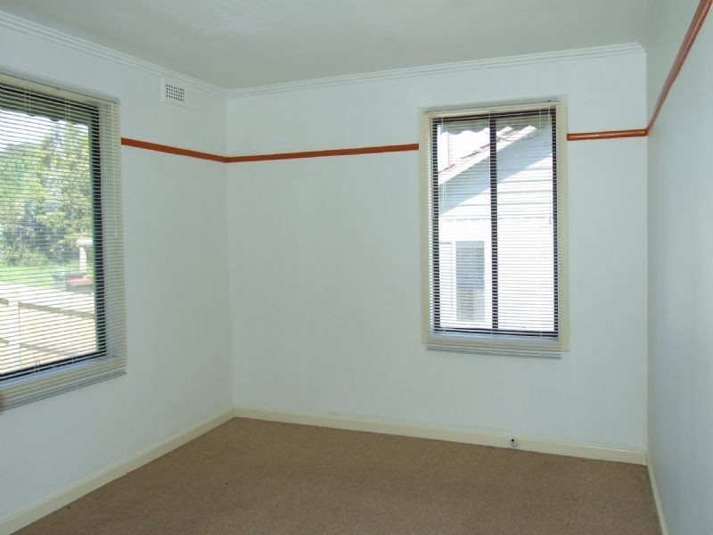 11 Charles Street, Moe VIC 3825