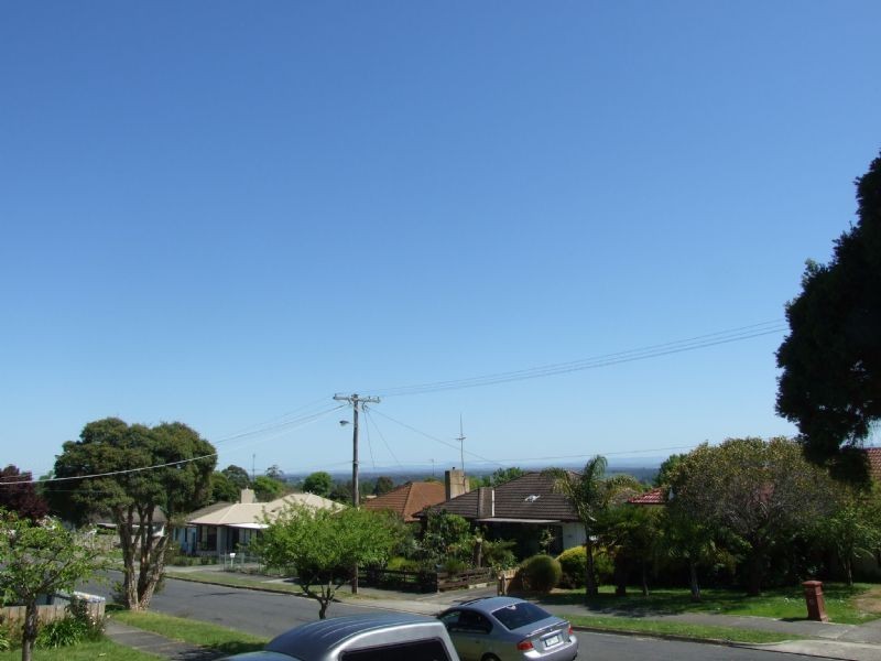 11 Charles Street, Moe VIC 3825
