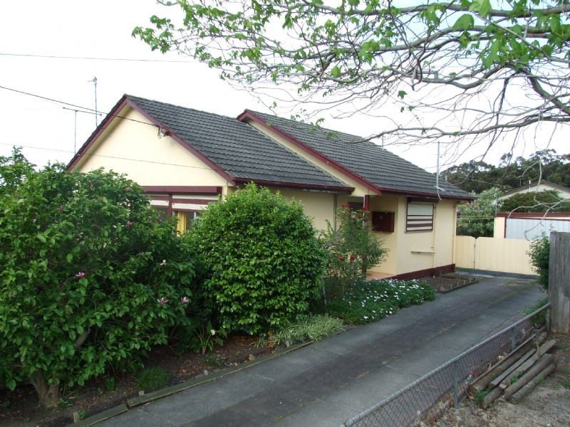 17 Staff Street, Moe VIC 3825