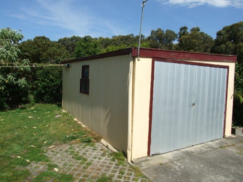 17 Staff Street, Moe VIC 3825