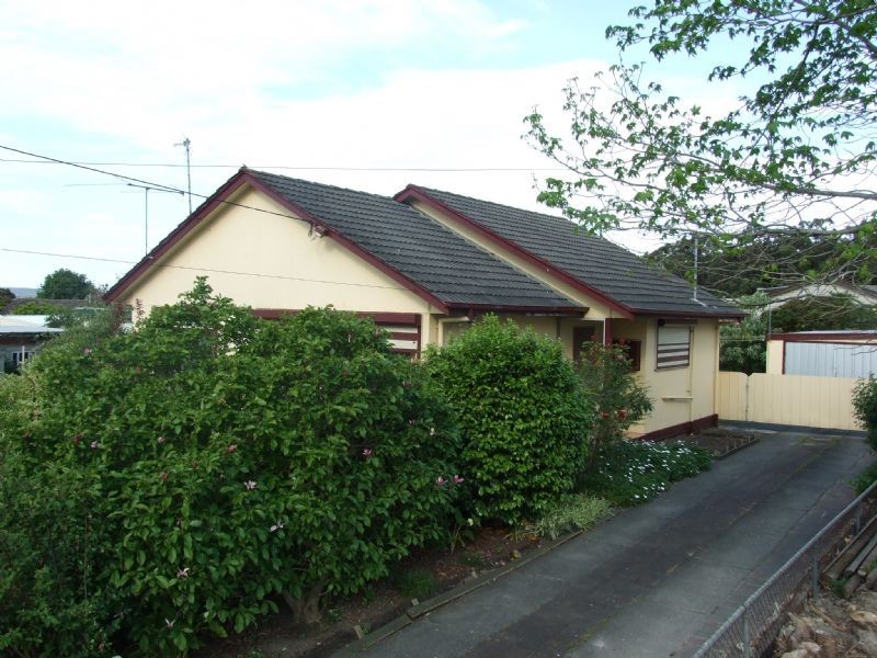 17 Staff Street, Moe VIC 3825