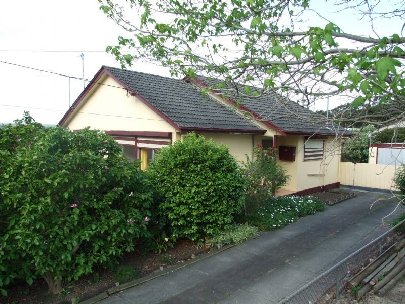 17 Staff Street, Moe VIC 3825