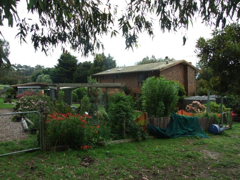 11 Hasthorps Road, Tanjil South VIC 3825