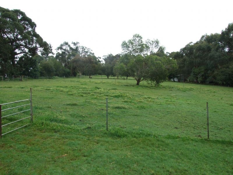 11 Hasthorps Road, Tanjil South VIC 3825