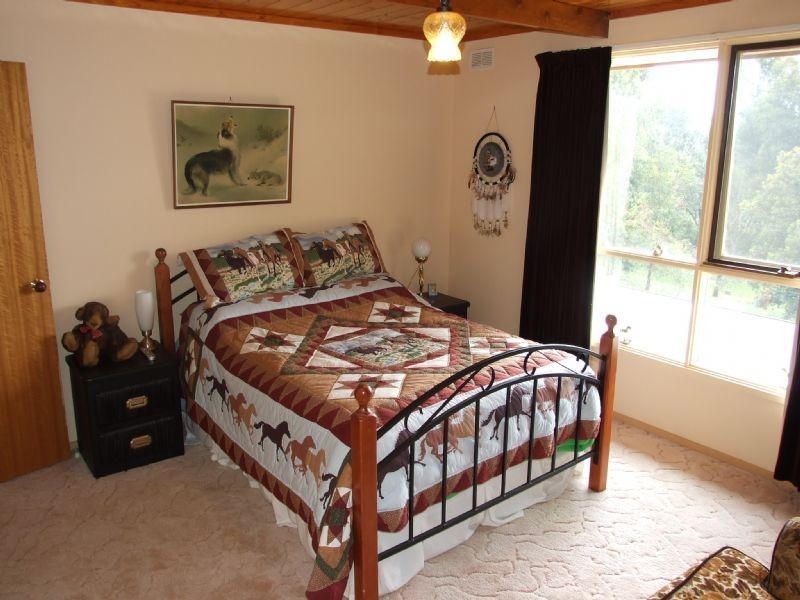 11 Hasthorps Road, Tanjil South VIC 3825