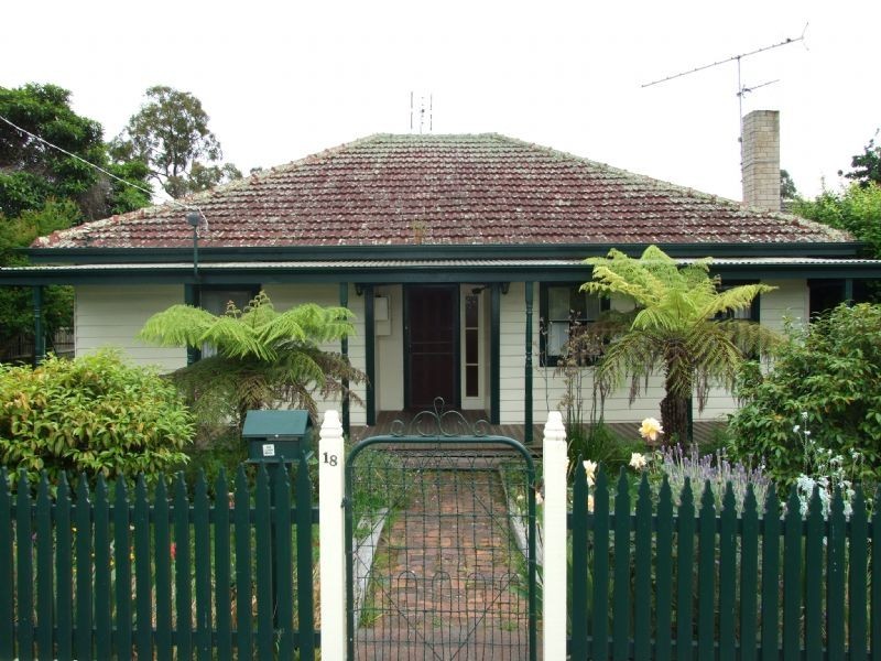 18 Gladstone Street, Moe VIC 3825