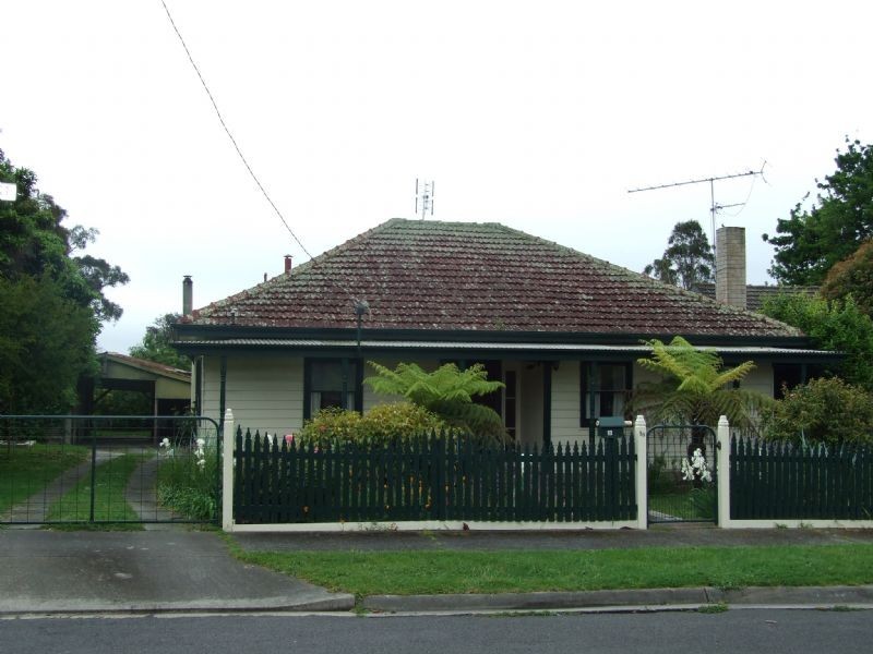 18 Gladstone Street, Moe VIC 3825