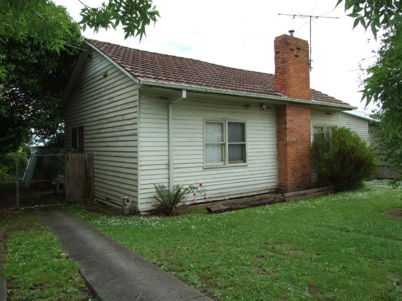 10 Hampton Street, Moe VIC 3825