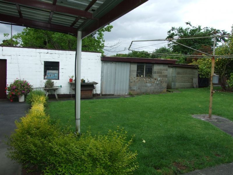 7 Monte Crescent, Moe VIC 3825