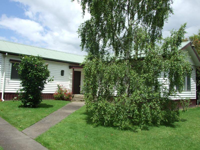 7 Monte Crescent, Moe VIC 3825