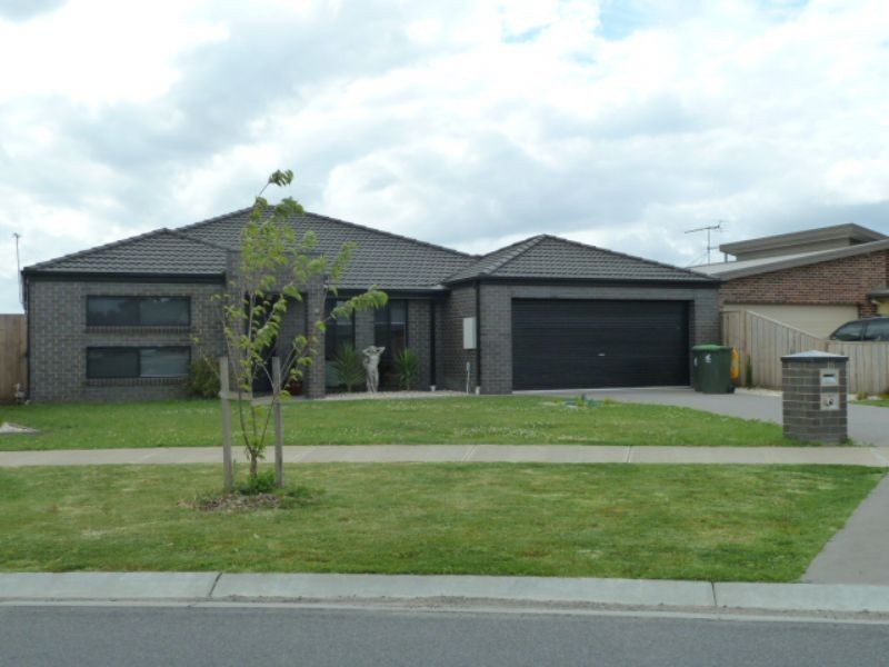 16 Montane Boulevard, Newborough VIC 3825