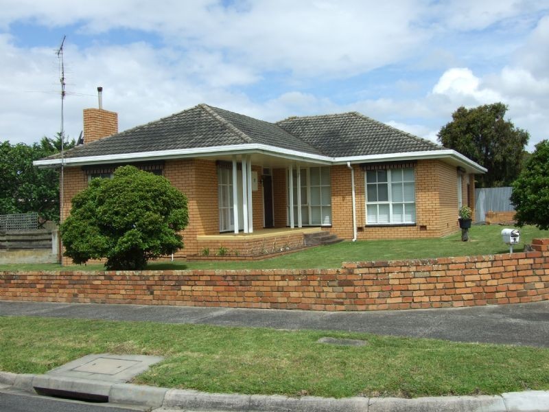 9 Gladstone Street, Moe VIC 3825