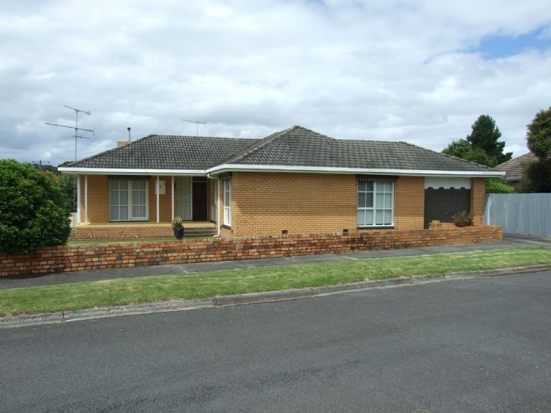 9 Gladstone Street, Moe VIC 3825