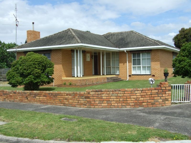 9 Gladstone Street, Moe VIC 3825